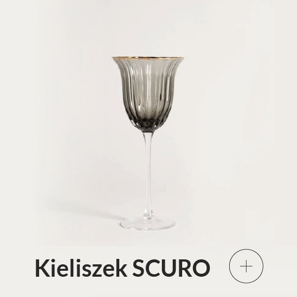 Kieliszek czarny ze złotym rantem
